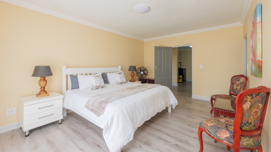 12 Bedroom Property for Sale in Agulhas Western Cape